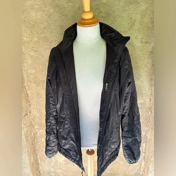 Patagonia woman’s light weight puffer  jacket - Picture 10 of 12